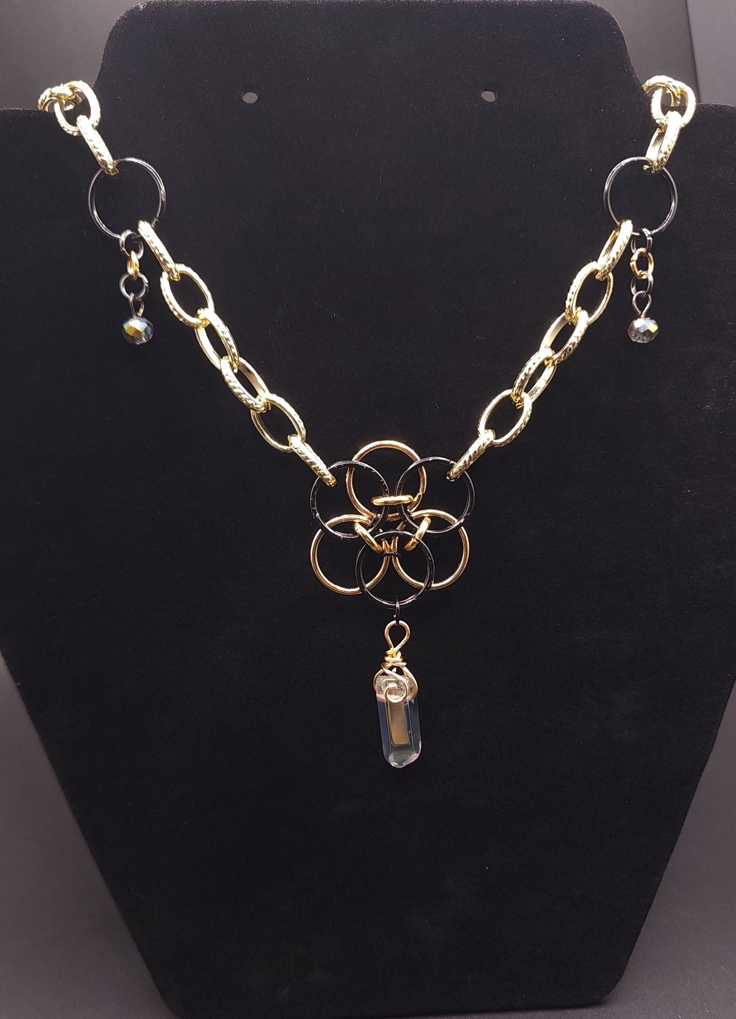 Floral Aura Black/Gold